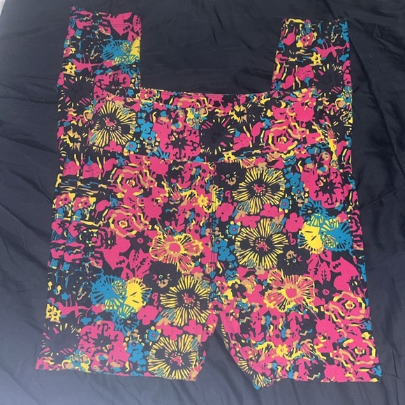 LuLaRoe leggings - Picture 2 of 3
